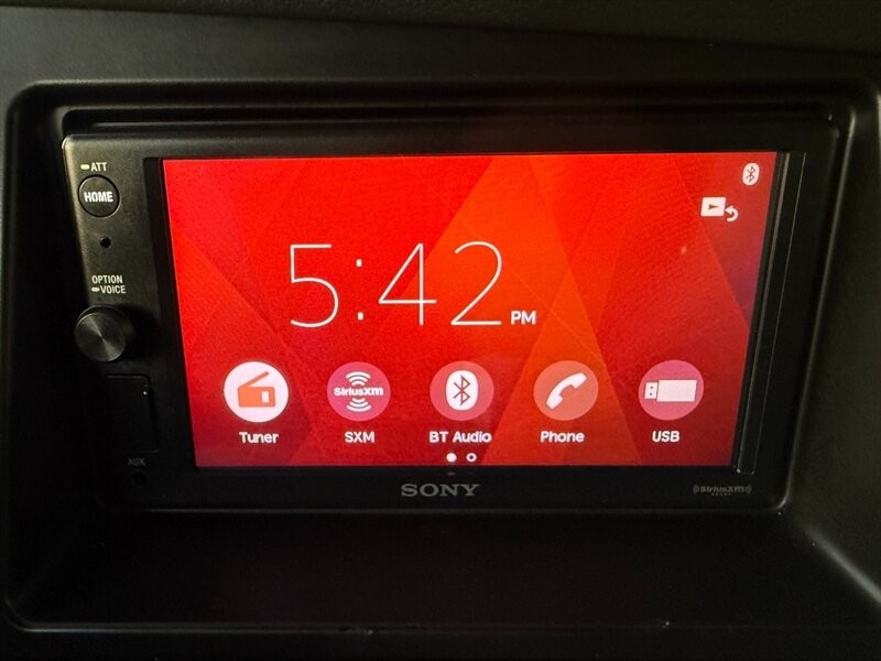 Kia Optima Vehicle Full-screen Gallery Image 36