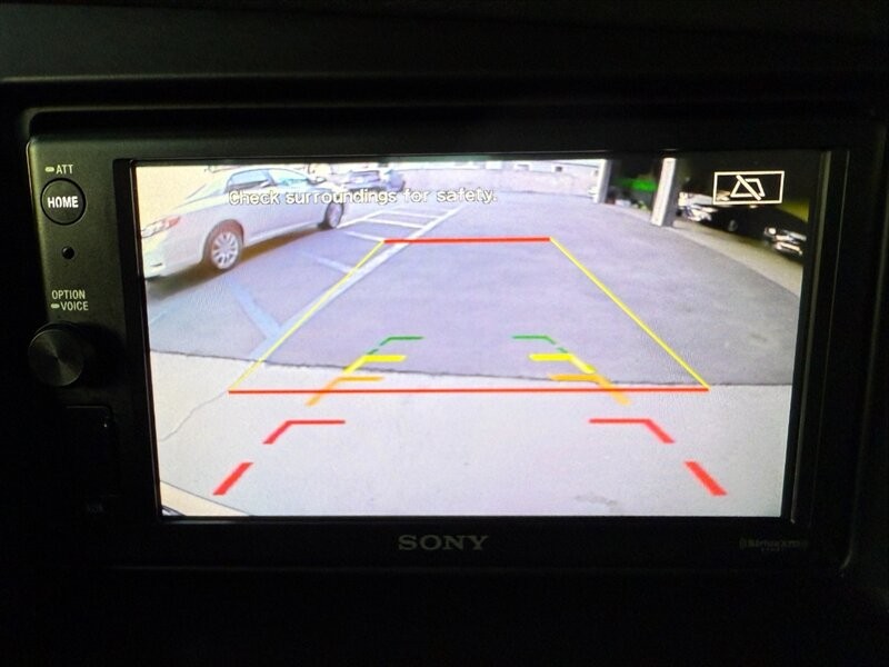 Kia Optima Vehicle Full-screen Gallery Image 37