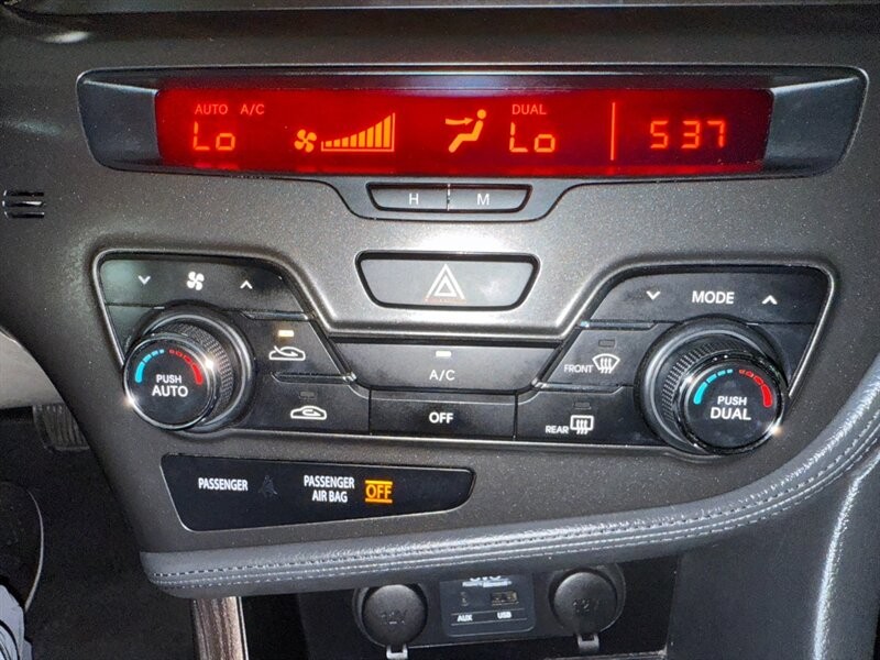 Kia Optima Vehicle Full-screen Gallery Image 38