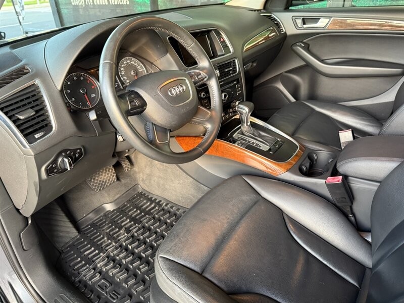 Audi Q5 Vehicle Full-screen Gallery Image 18