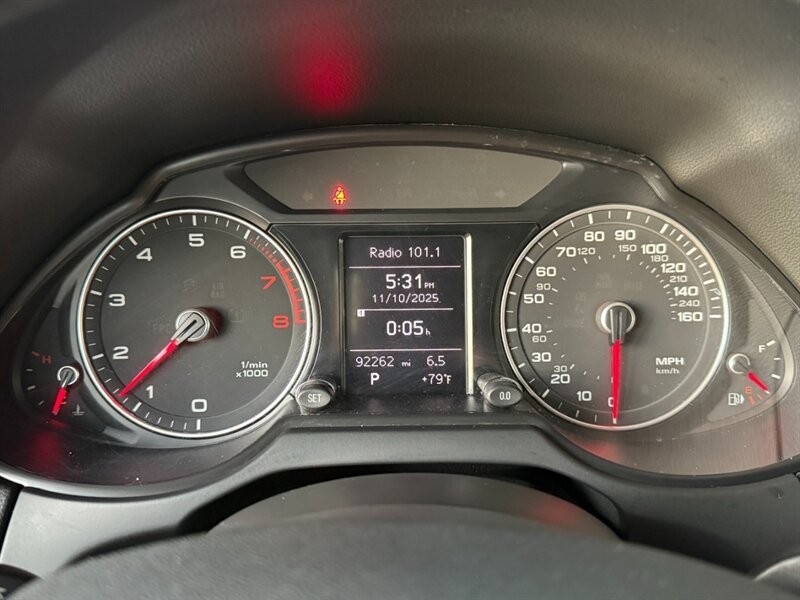 Audi Q5 Vehicle Full-screen Gallery Image 32