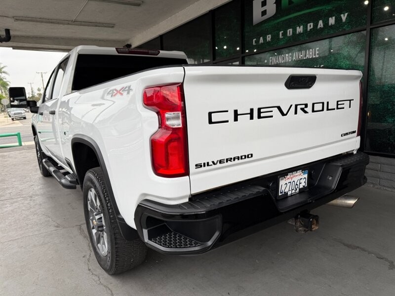 Chevrolet Silverado 2500HD Vehicle Full-screen Gallery Image 06