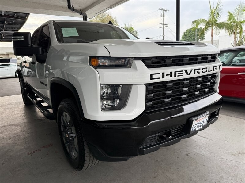 Chevrolet Silverado 2500HD Vehicle Full-screen Gallery Image 08