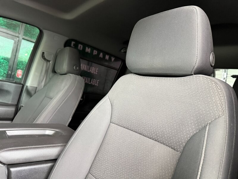 Chevrolet Silverado 2500HD Vehicle Full-screen Gallery Image 19