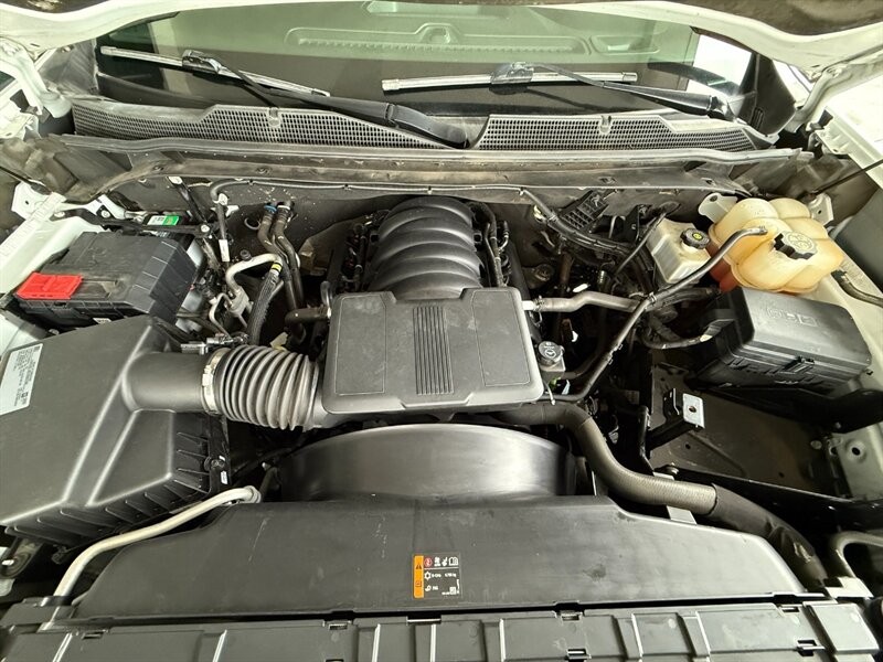 Chevrolet Silverado 2500HD Vehicle Full-screen Gallery Image 34