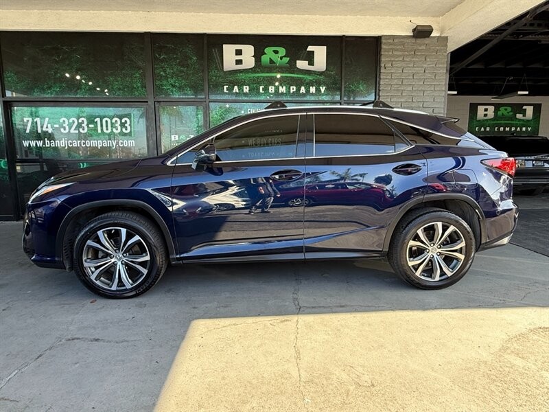 Lexus RX 350 Vehicle Full-screen Gallery Image 04