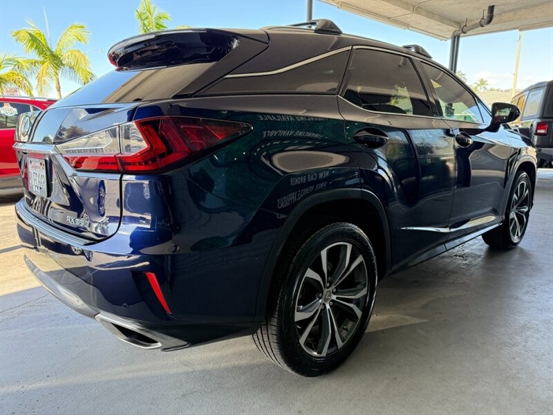 Lexus RX 350 Vehicle Full-screen Gallery Image 10
