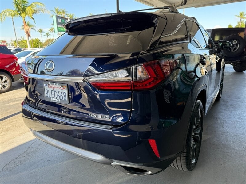 Lexus RX 350 Vehicle Full-screen Gallery Image 11