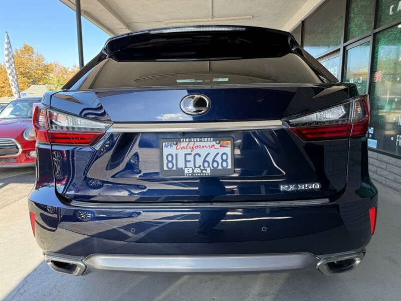 Lexus RX 350 Vehicle Full-screen Gallery Image 14