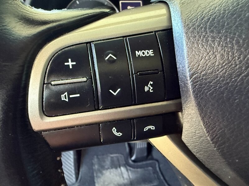 Lexus RX 350 Vehicle Full-screen Gallery Image 23