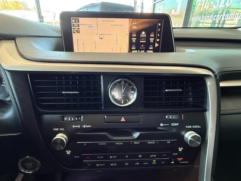 Lexus RX 350 Vehicle Full-screen Gallery Image 34