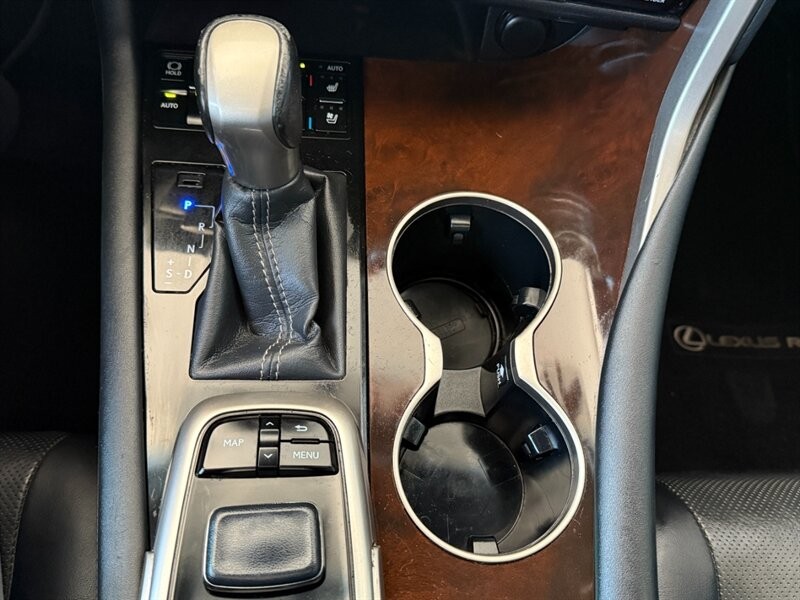 Lexus RX 350 Vehicle Full-screen Gallery Image 38