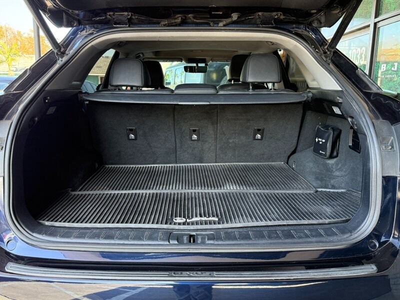 Lexus RX 350 Vehicle Full-screen Gallery Image 41