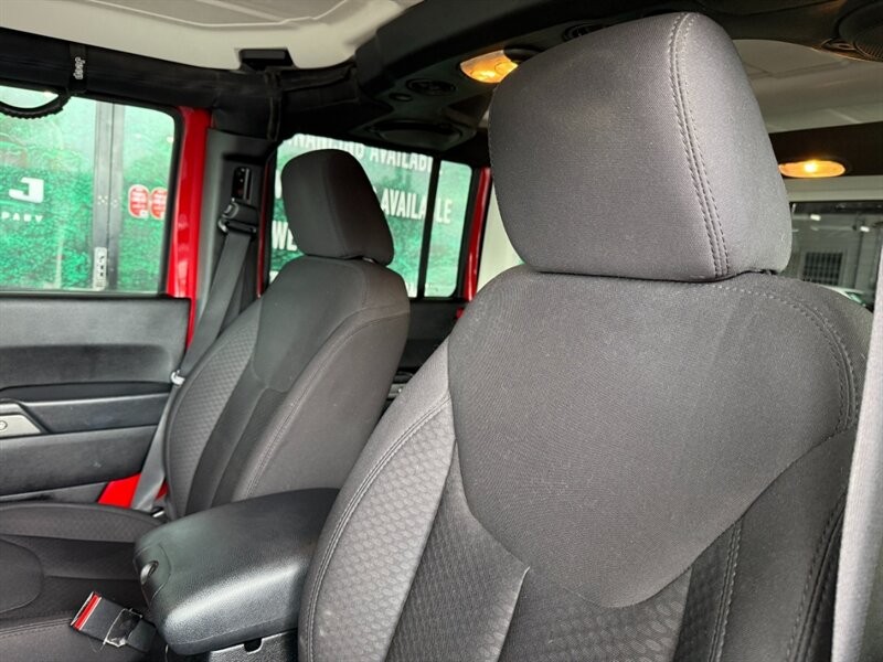 Jeep Wrangler Unlimited Vehicle Full-screen Gallery Image 19