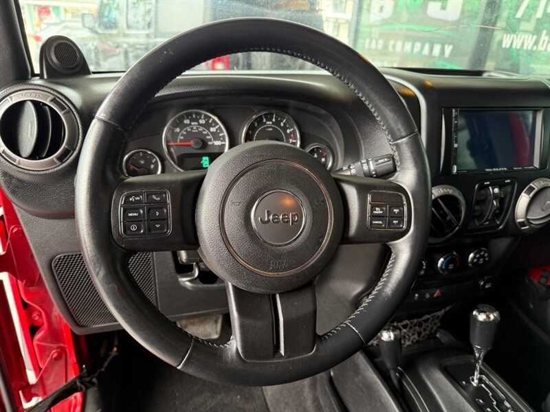 Jeep Wrangler Unlimited Vehicle Full-screen Gallery Image 20