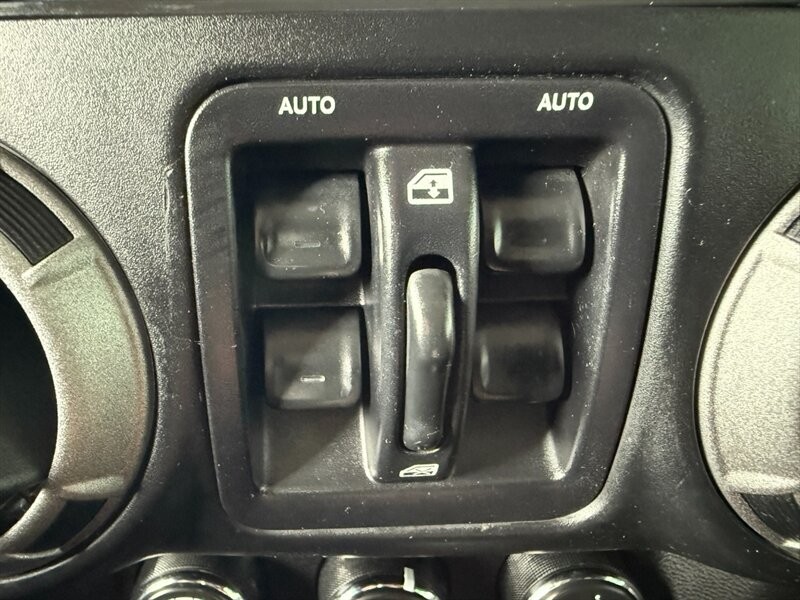 Jeep Wrangler Unlimited Vehicle Full-screen Gallery Image 29