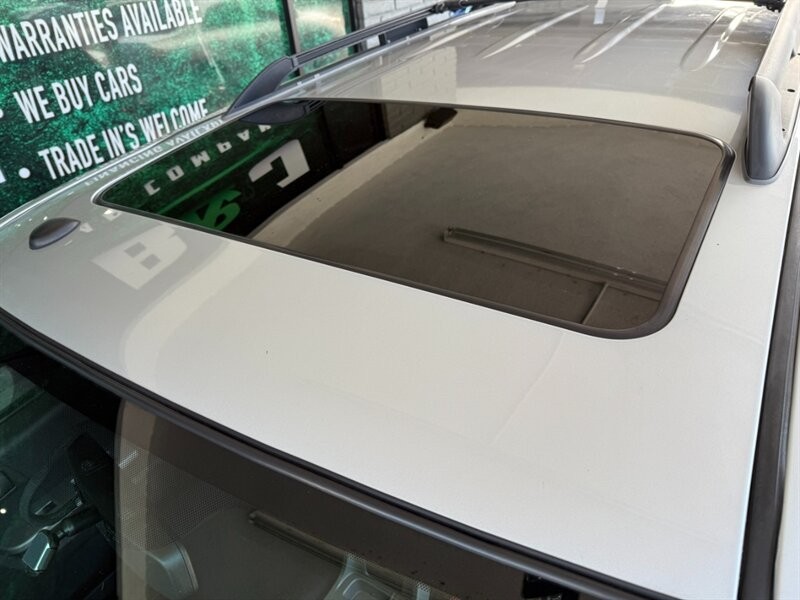 Ford Escape Vehicle Full-screen Gallery Image 16