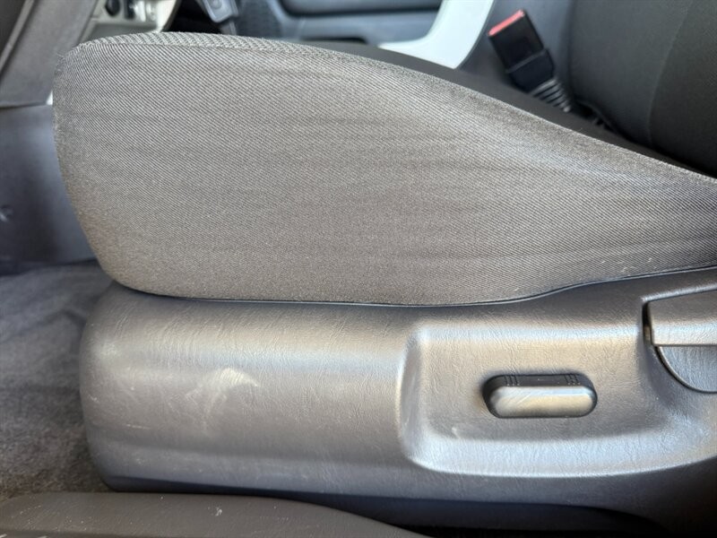 Ford Escape Vehicle Full-screen Gallery Image 22