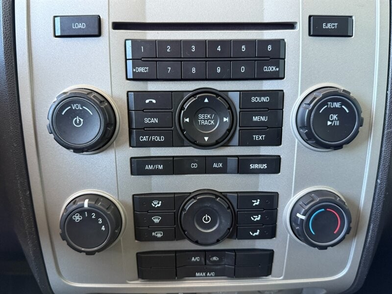 Ford Escape Vehicle Full-screen Gallery Image 33