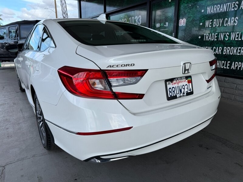 Honda Accord Hybrid Vehicle Full-screen Gallery Image 07