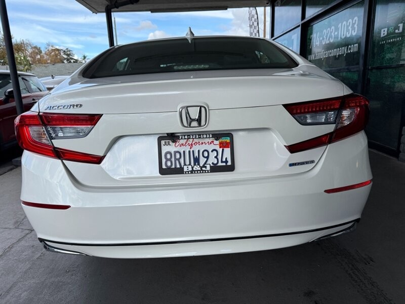 Honda Accord Hybrid Vehicle Full-screen Gallery Image 14