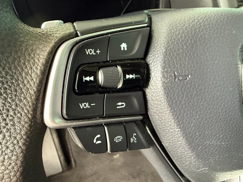 Honda Accord Hybrid Vehicle Full-screen Gallery Image 22