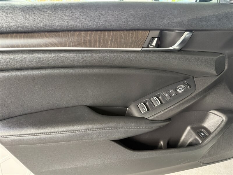 Honda Accord Hybrid Vehicle Full-screen Gallery Image 24