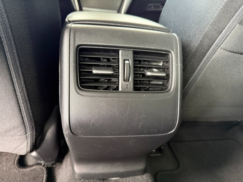 Honda Accord Hybrid Vehicle Full-screen Gallery Image 27