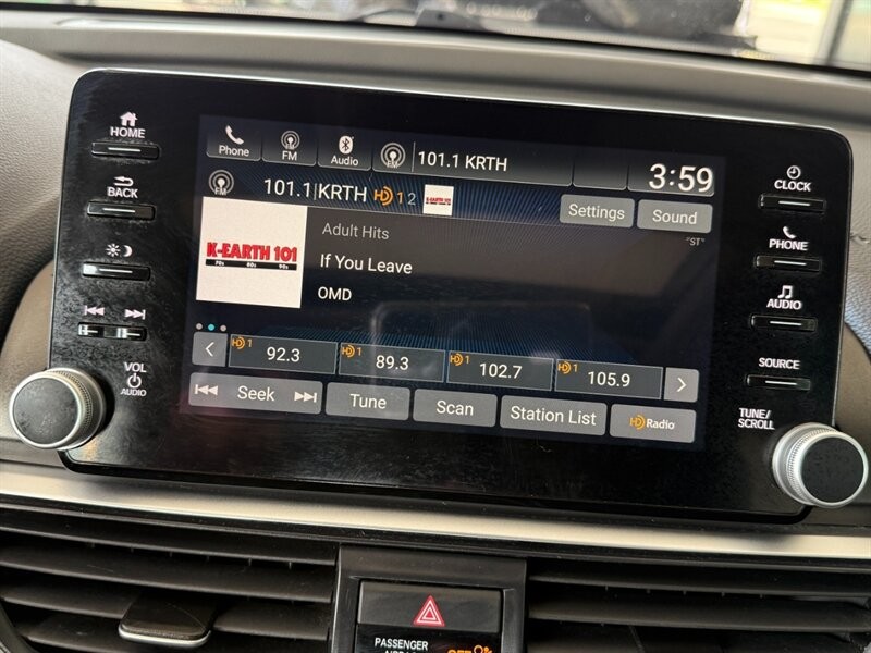 Honda Accord Hybrid Vehicle Full-screen Gallery Image 32