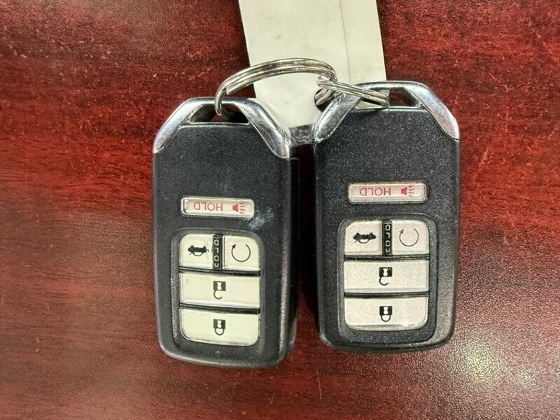 Honda Accord Hybrid Vehicle Full-screen Gallery Image 40