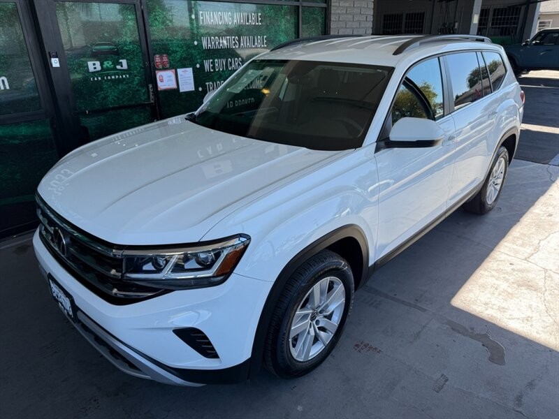 Volkswagen Atlas Vehicle Full-screen Gallery Image 02