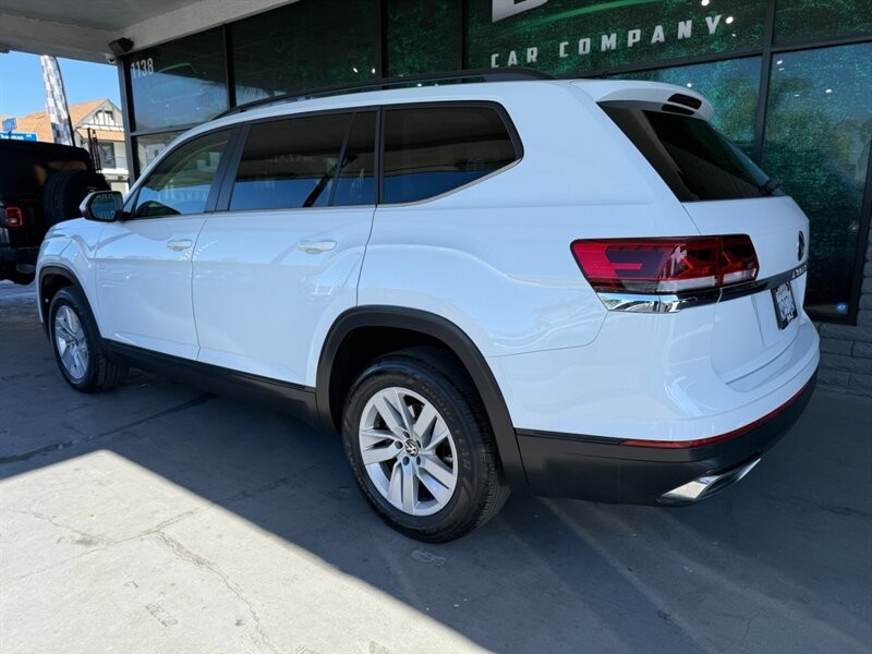 Volkswagen Atlas Vehicle Full-screen Gallery Image 06