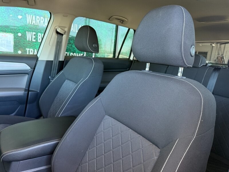 Volkswagen Atlas Vehicle Full-screen Gallery Image 18