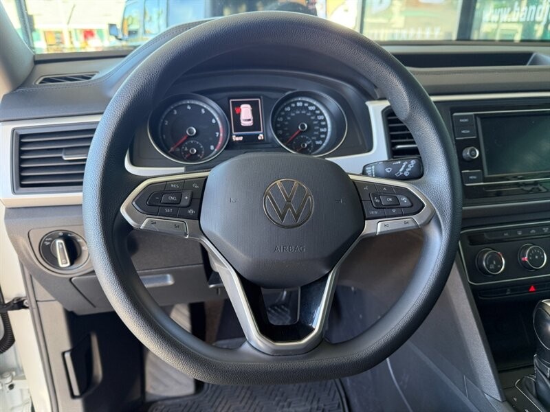 Volkswagen Atlas Vehicle Full-screen Gallery Image 19