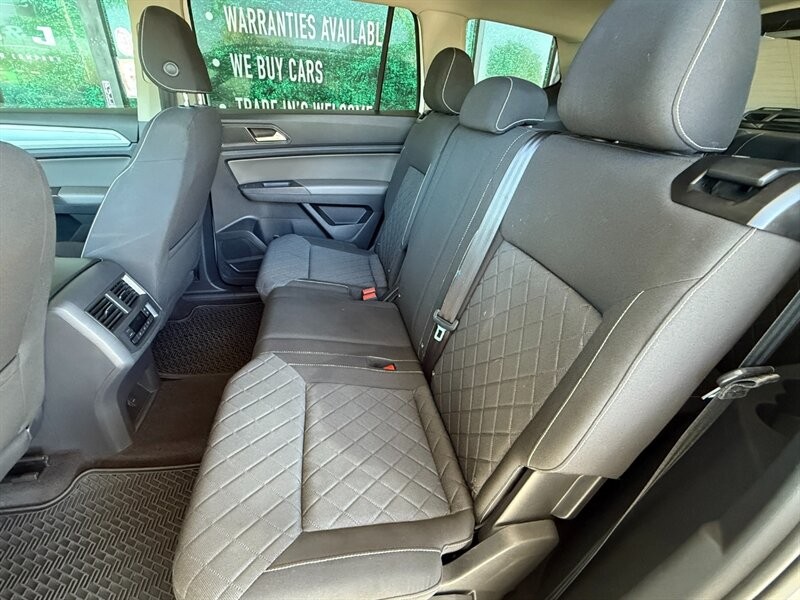 Volkswagen Atlas Vehicle Full-screen Gallery Image 24