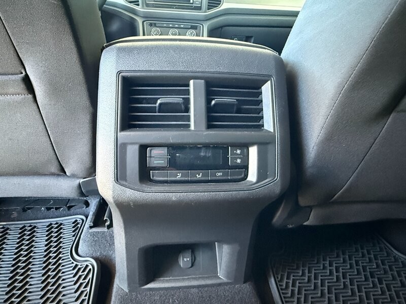 Volkswagen Atlas Vehicle Full-screen Gallery Image 26