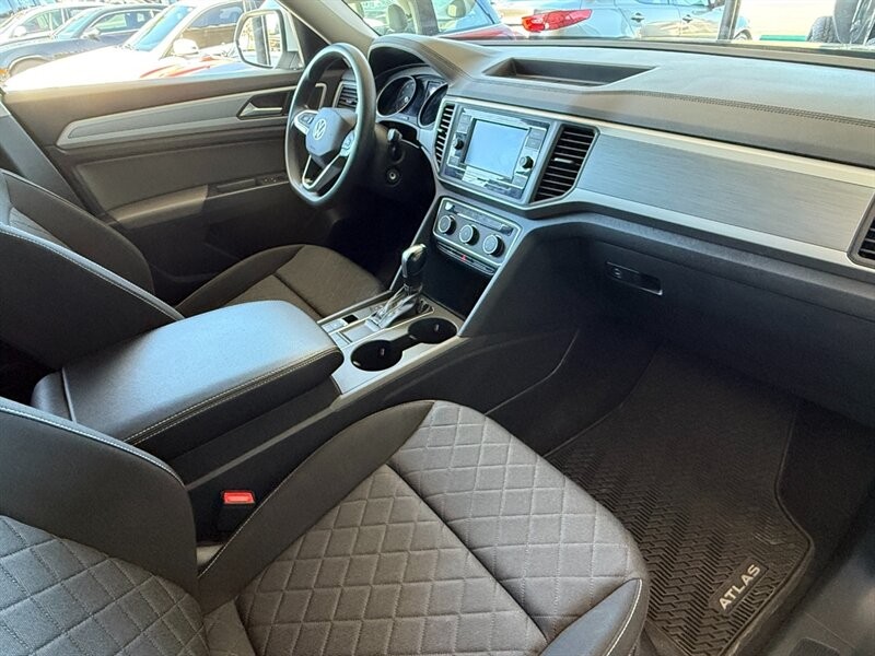 Volkswagen Atlas Vehicle Full-screen Gallery Image 27