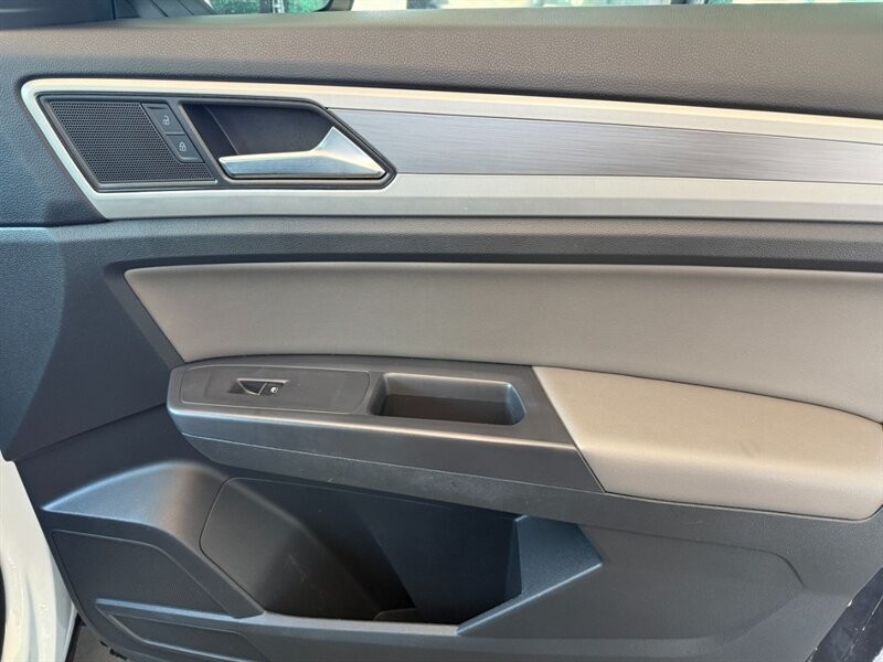 Volkswagen Atlas Vehicle Full-screen Gallery Image 28