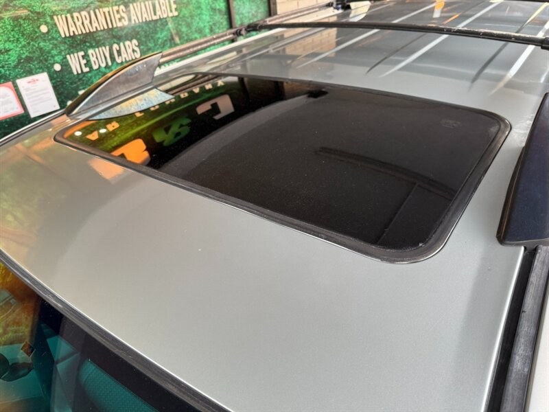 Toyota 4Runner Vehicle Full-screen Gallery Image 16