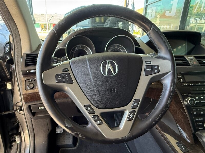 Acura MDX Vehicle Full-screen Gallery Image 22