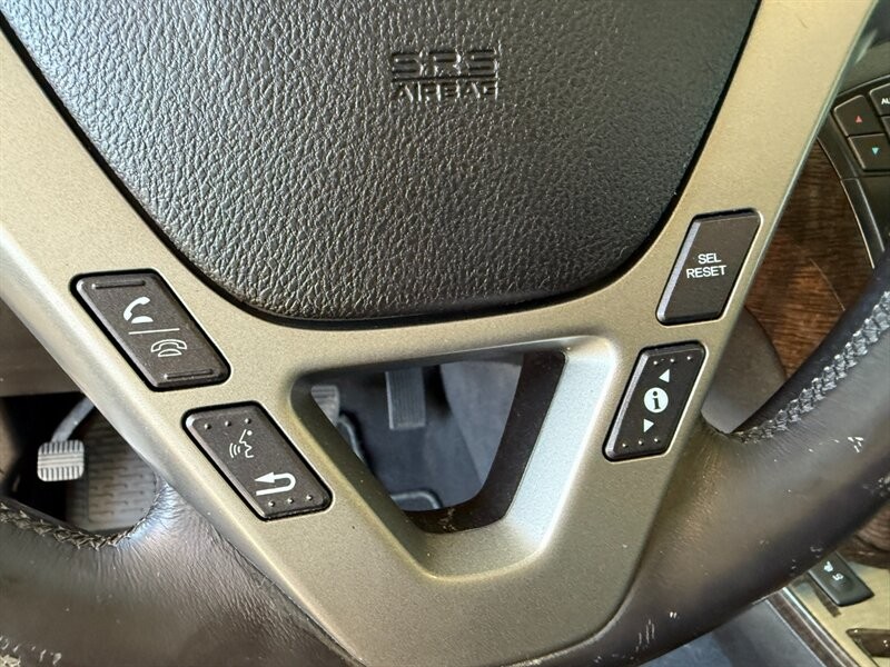 Acura MDX Vehicle Full-screen Gallery Image 25