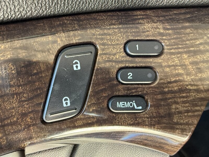 Acura MDX Vehicle Full-screen Gallery Image 28