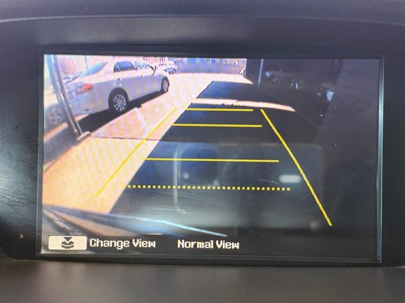 Acura MDX Vehicle Full-screen Gallery Image 37