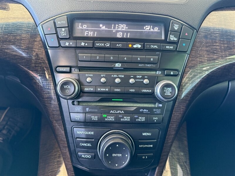 Acura MDX Vehicle Full-screen Gallery Image 38