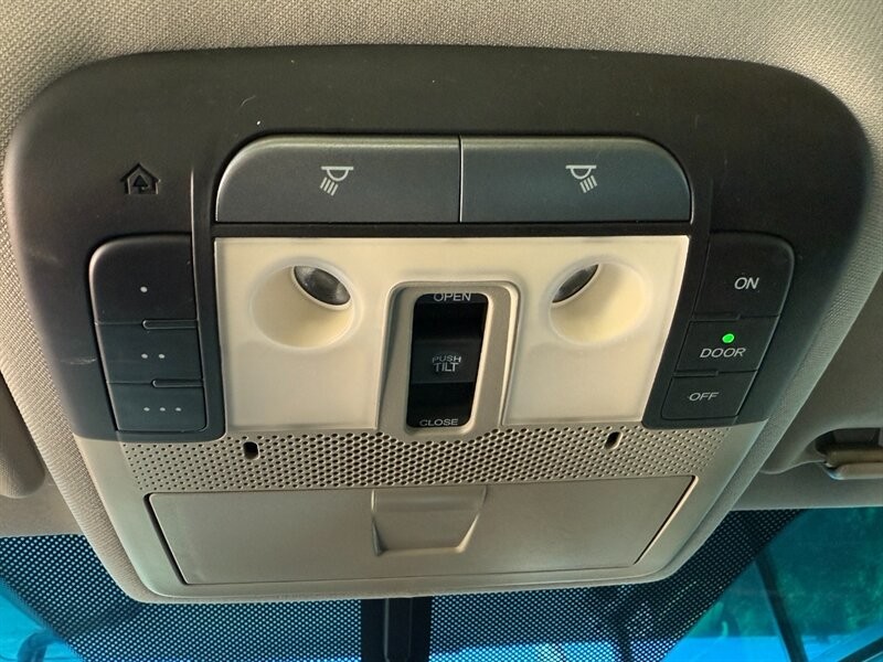 Acura MDX Vehicle Full-screen Gallery Image 41