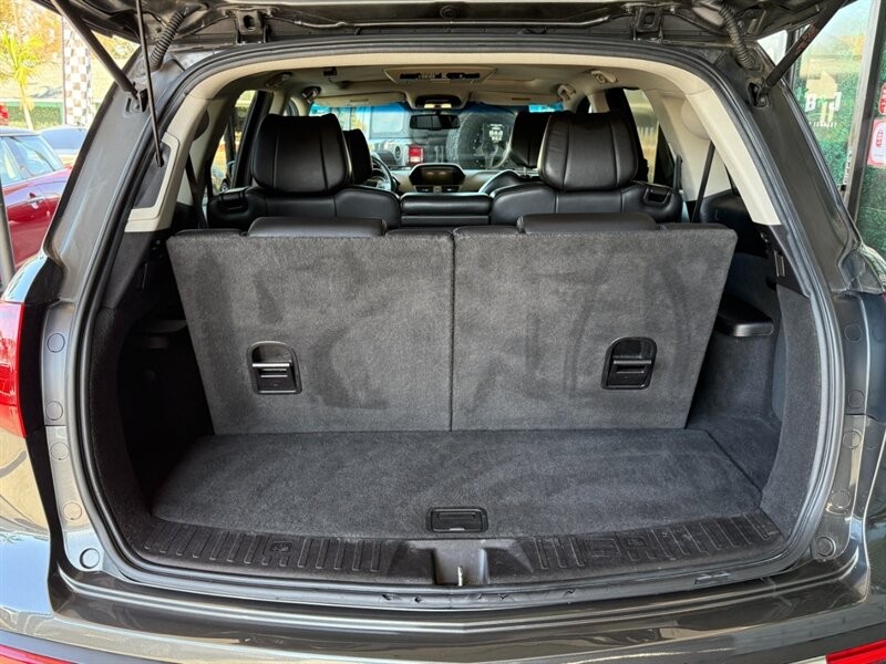 Acura MDX Vehicle Full-screen Gallery Image 42