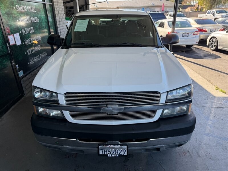 Chevrolet Silverado 2500HD Vehicle Full-screen Gallery Image 13