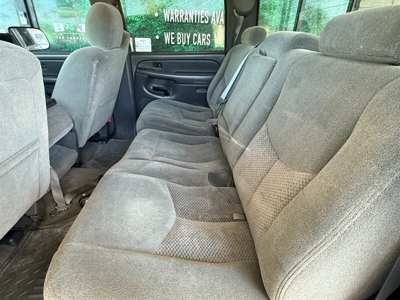 Chevrolet Silverado 2500HD Vehicle Full-screen Gallery Image 22