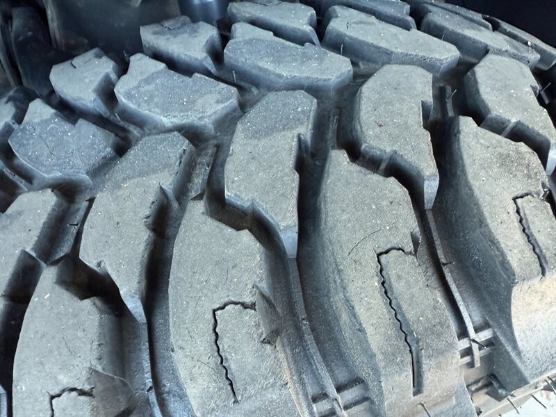 Chevrolet Silverado 2500HD Vehicle Full-screen Gallery Image 32