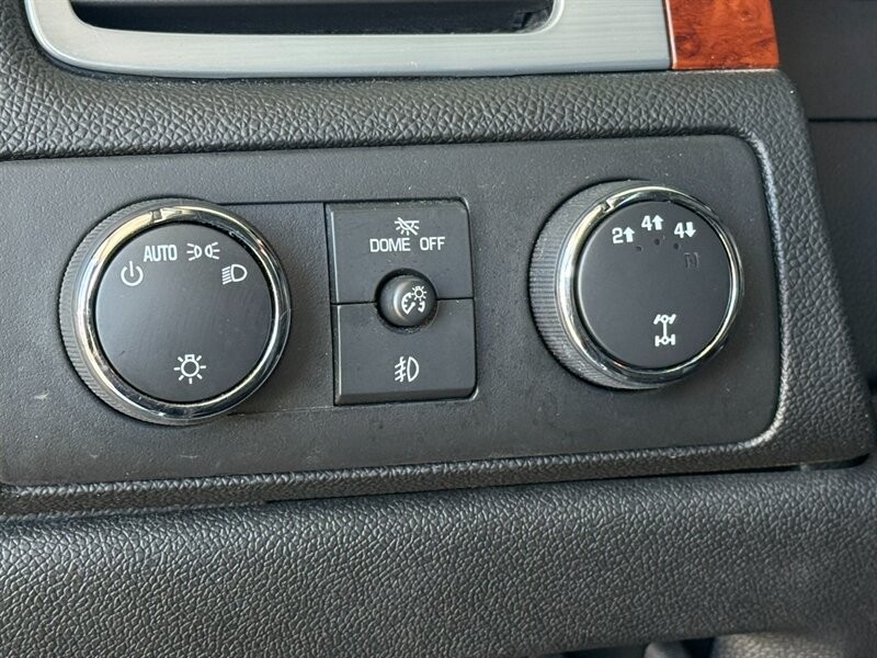 GMC Sierra 3500HD Vehicle Full-screen Gallery Image 28